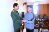 General Nguyen Tan Cuong pays tribute, extends Tet greetings to former leaders of Party, State, military